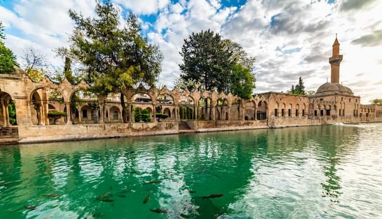 Sanliurfa via Gobekli Tepe and Harran Tour